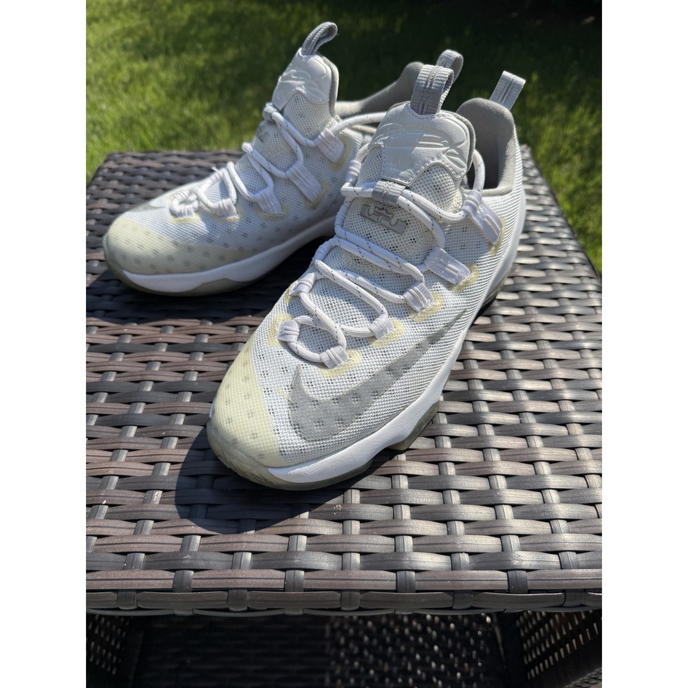 Nike LeBron 13 XIII Athletic Shoes Low White Metallic Silver Size 6.5 Y Sneaker